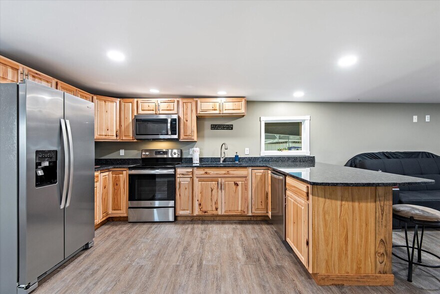 More Photos Of 86 Parsons St, Presque Isle Service Station For Sale