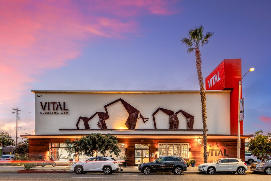 More Photos Of 525 S Coast Hwy 101, Oceanside Freestanding For Sale