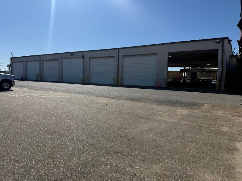 More Photos Of 2600 Booth St, Monroe Distribution For Sale