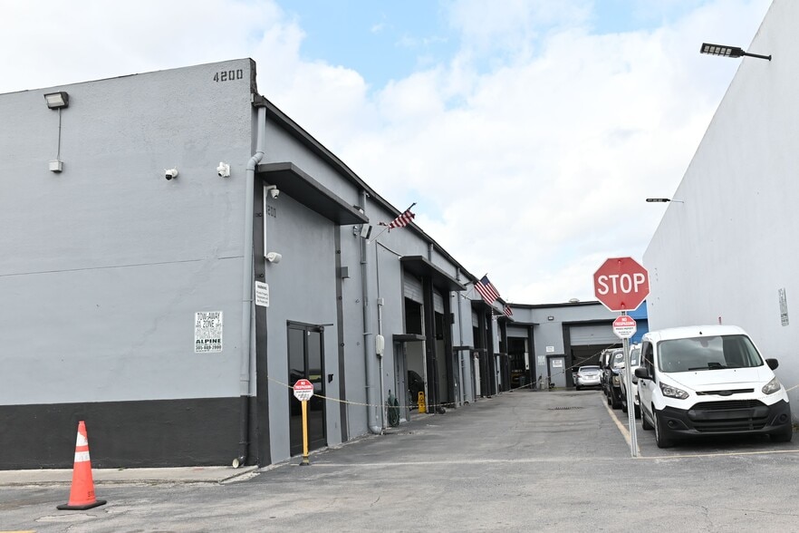 More Photos Of 4200-4250 NW 72nd Ave, Miami Warehouse For Sale