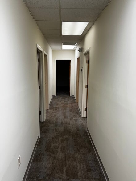 More Photos Of 6714 Patterson Ave, Richmond Office For Lease