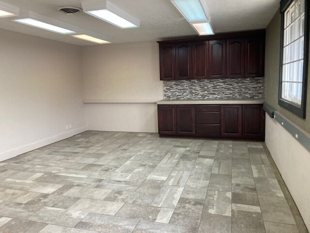 More Photos Of 601 E 44th St, Garden City Warehouse For Lease