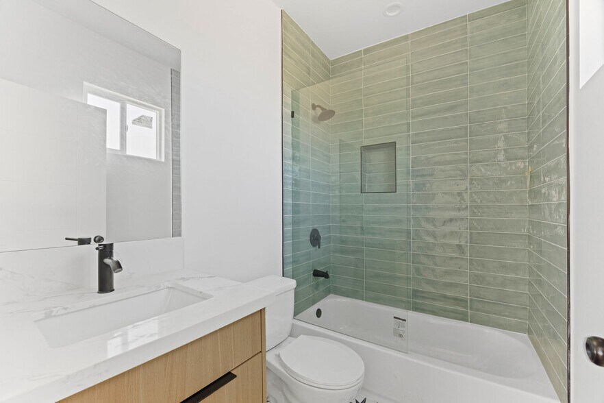 More Photos Of 4513 Rosewood Ave, Los Angeles Apartments For Sale