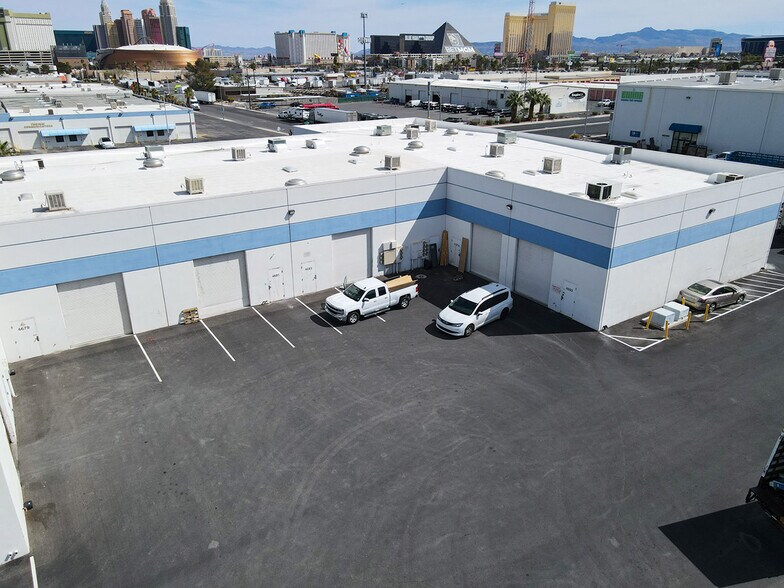 More Photos Of 4699 S Valley View Blvd, Las Vegas Light Manufacturing For Lease