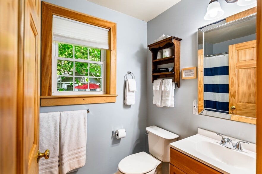 More Photos Of 2076 Atlantic Hwy, Lincolnville Hotel For Sale