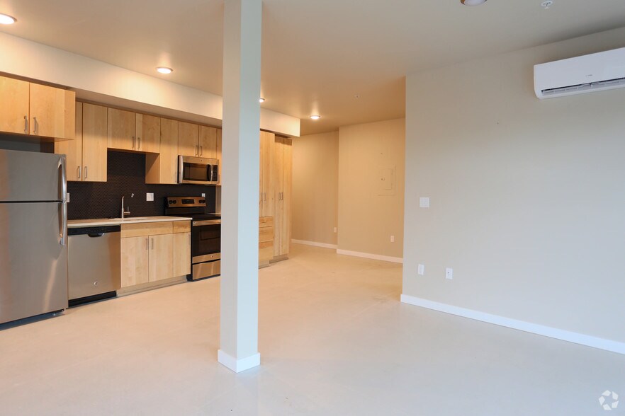 More Photos Of 4780 SE Milwaukie Ave, Portland Apartments For Sale