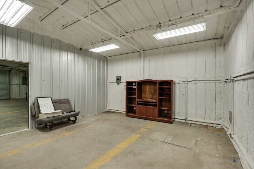 More Photos Of 12150-A US Highway 70 S, Vernon Warehouse For Lease