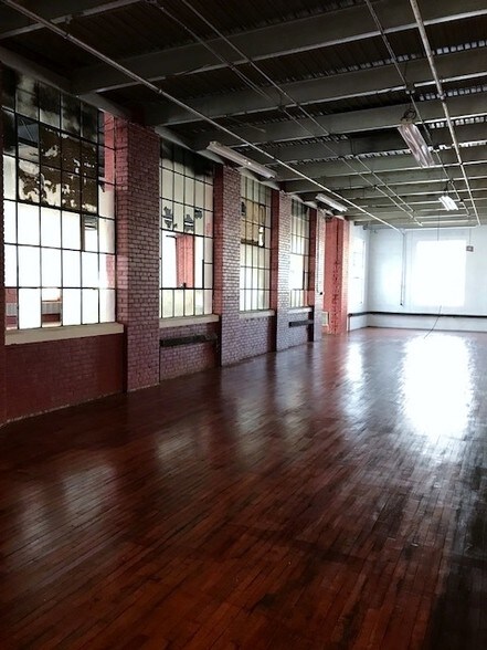 More Photos Of 35-69 Benham Ave, Bridgeport Flex For Lease