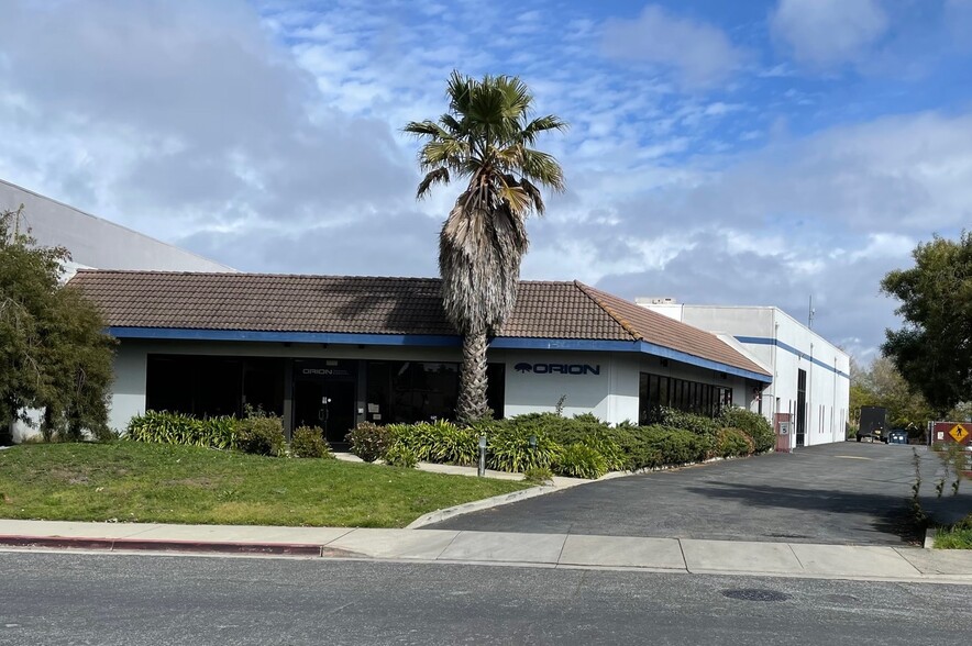 Primary Photo Of 89 Hangar Way, Watsonville Light Manufacturing For Sale