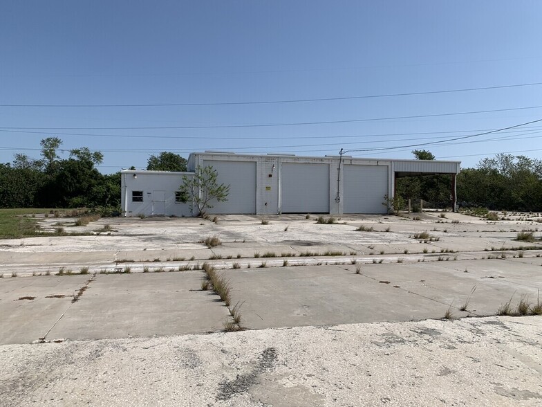 Primary Photo Of 2063 20th Ave SE, Largo Industrial For Lease