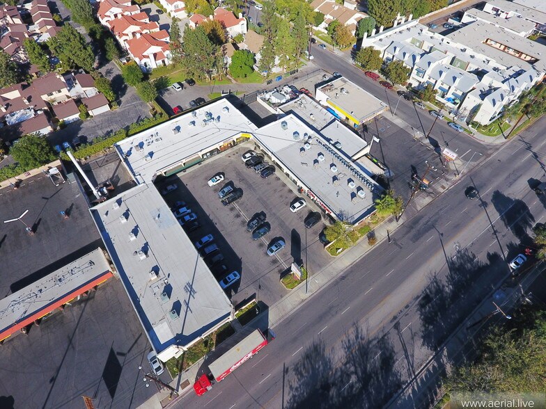 More Photos Of 20021 Roscoe Blvd, Winnetka Storefront For Lease