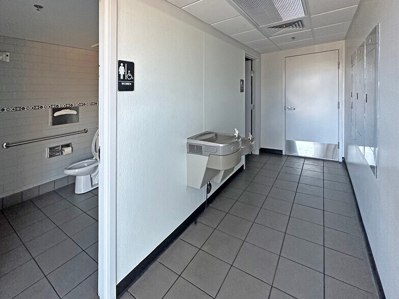 More Photos Of 1567 Branan Field Rd, Middleburg Freestanding For Lease