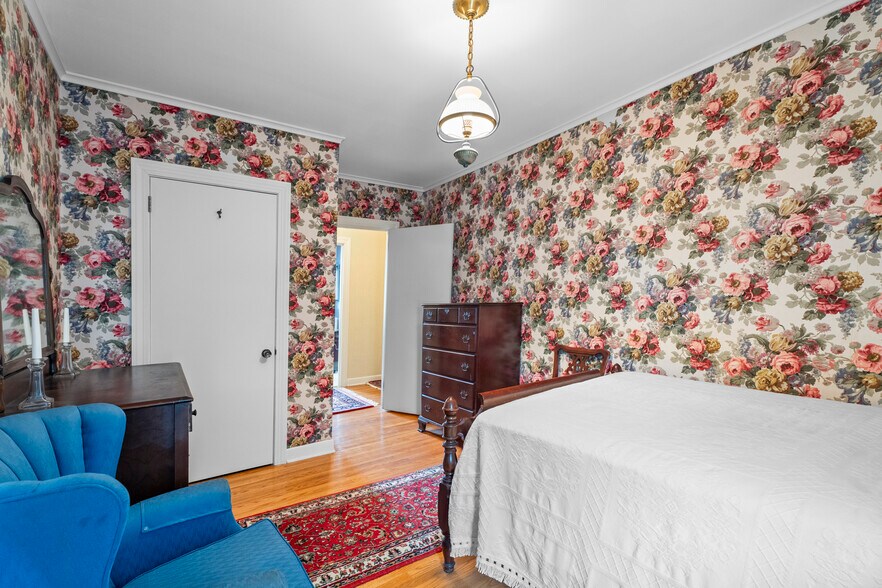 More Photos Of 32 E Main St, Mystic Office For Sale