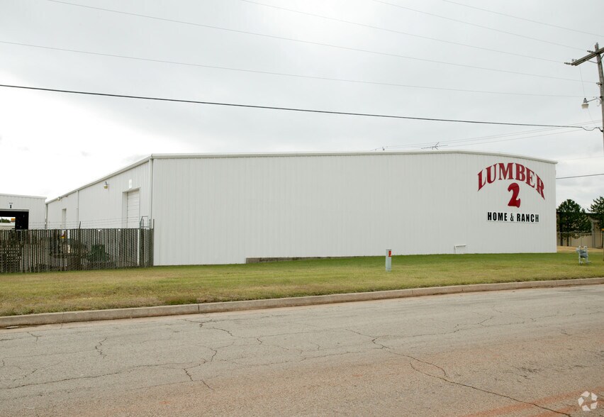 More Photos Of 5700 SE 70th, Oklahoma City Showroom For Sale