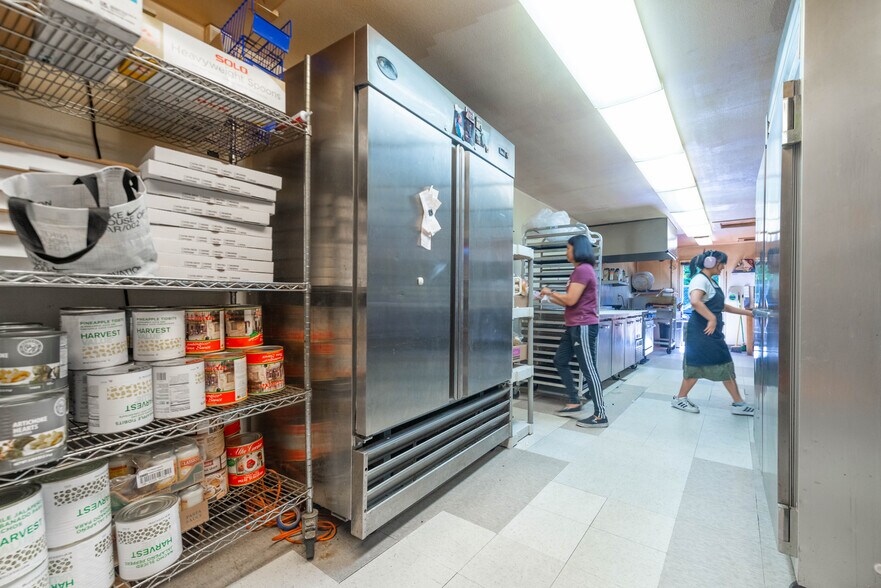 More Photos Of 7196/7198/7204 North Tongass Hwy, Ketchikan General Retail For Sale