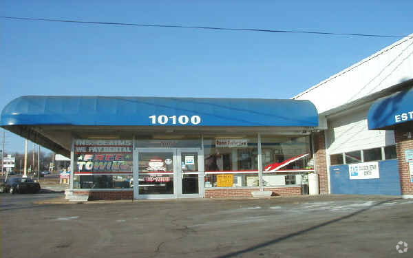 Primary Photo Of 10100 W Florissant Ave, Saint Louis Freestanding For Sale