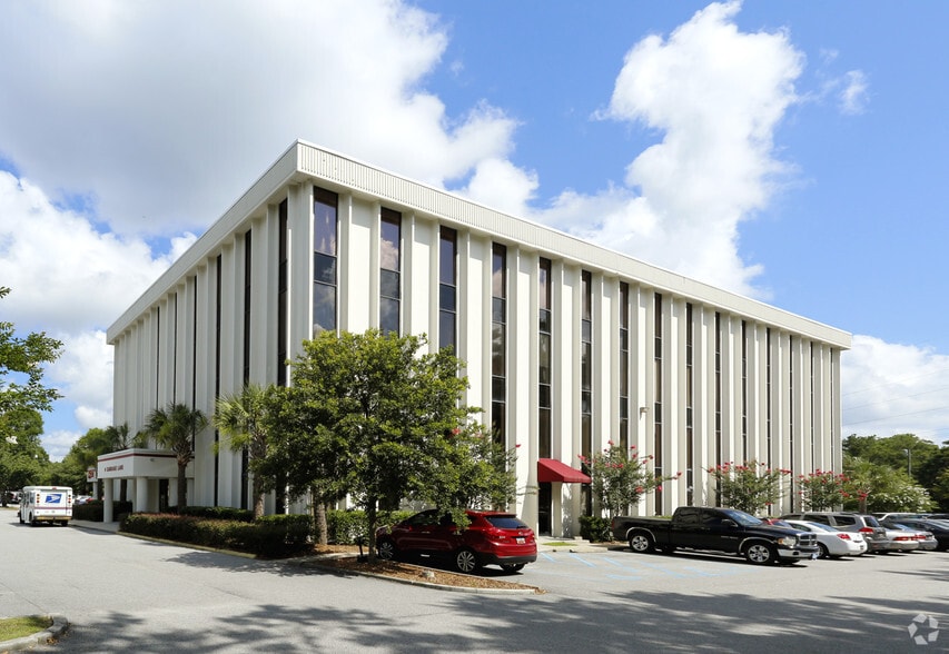 More Photos Of 4 Carriage Ln, Charleston Office For Lease