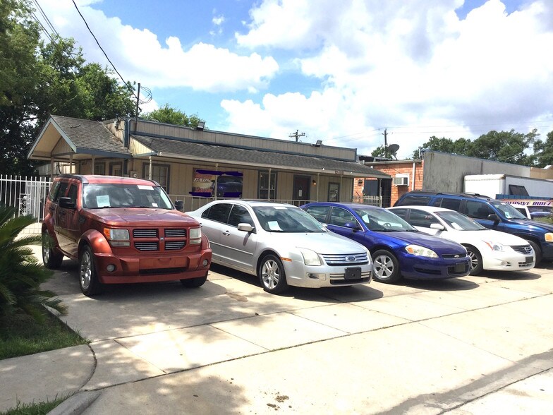 More Photos Of 12408 Coolgreen St, Houston Freestanding For Sale