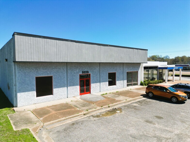 More Photos Of 3223 Austin Peay Hwy, Memphis Freestanding For Lease