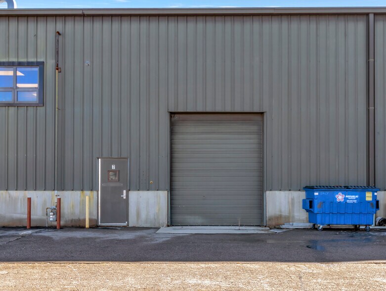More Photos Of 125 High St, Mansfield Light Distribution For Lease