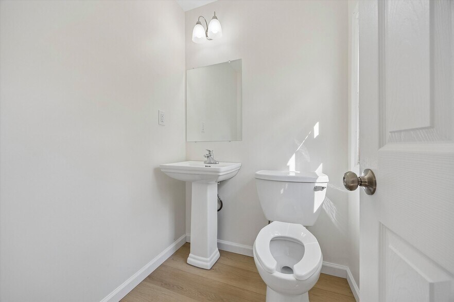 More Photos Of 102 Bristol Oxford Valley Rd, Langhorne Specialty For Lease