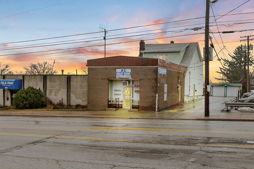 More Photos Of 5543 State Rd, Parma Freestanding For Sale