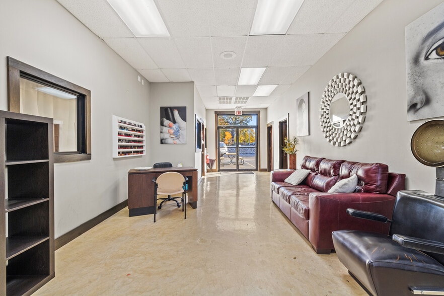 More Photos Of 1301 Chestnut St, Murray Flex For Sale