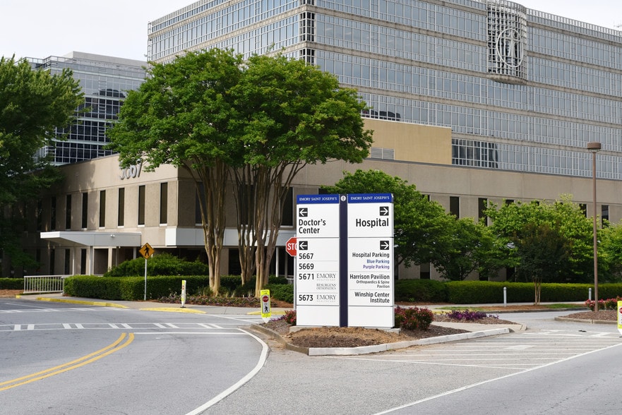 More Photos Of 5667 Peachtree Dunwoody Rd, Atlanta Medical For Lease