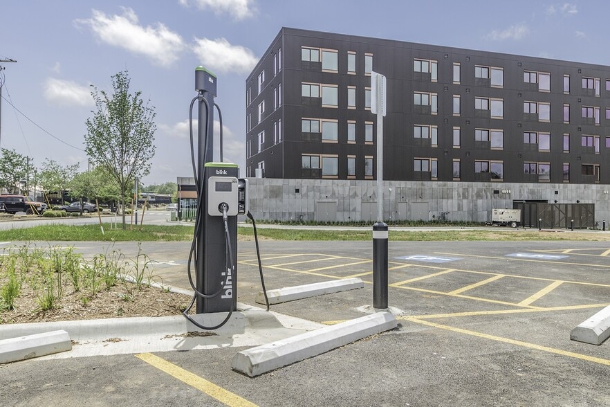 More Photos Of 202 E Emma Ave, Springdale Apartments For Lease