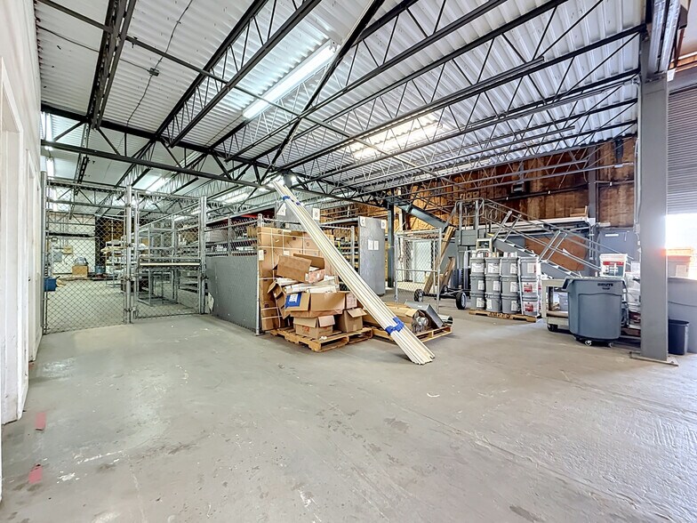 More Photos Of 4677 118th Ave N, Clearwater Manufacturing For Sale