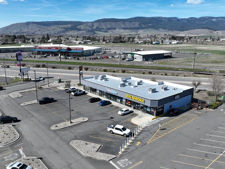 More Photos Of 11621 Island Ave, La Grande Storefront For Lease