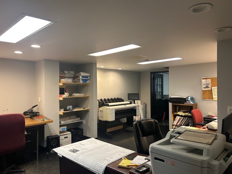 More Photos Of 925 Ulrich Ave, Louisville Warehouse For Sale