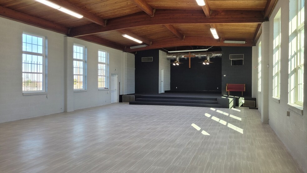 More Photos Of 2945 Sunnyvale St, Dallas Religious Facility For Sale