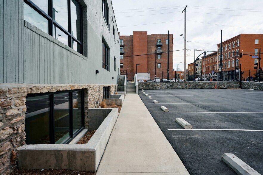 More Photos Of 14 W 3rd St, Kansas City Office For Lease