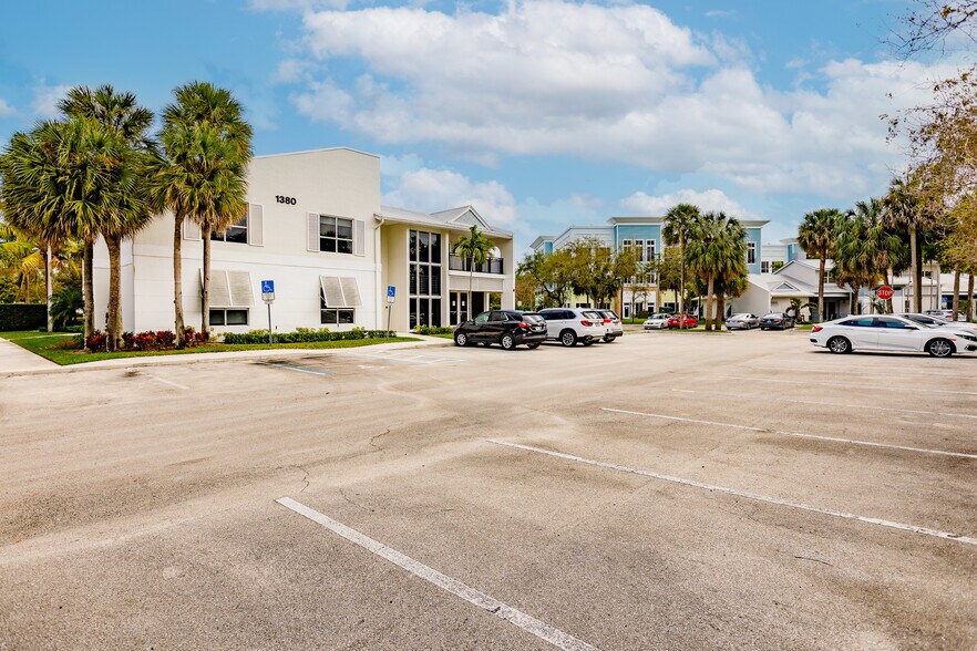 More Photos Of 1380 N University Dr, Plantation Medical For Sale