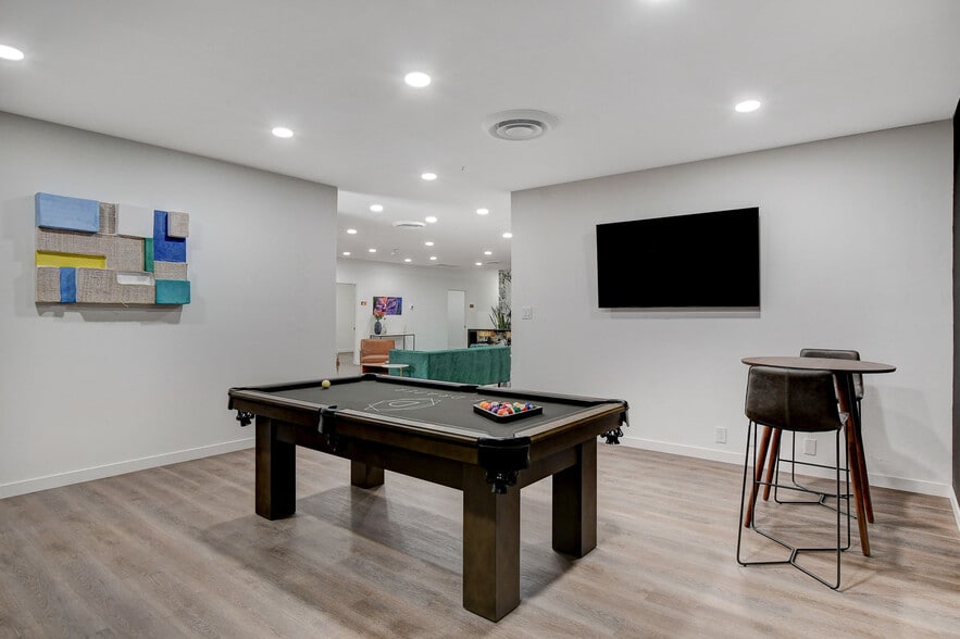 More Photos Of 319 S 3rd St, Las Vegas Loft Creative Space For Sale