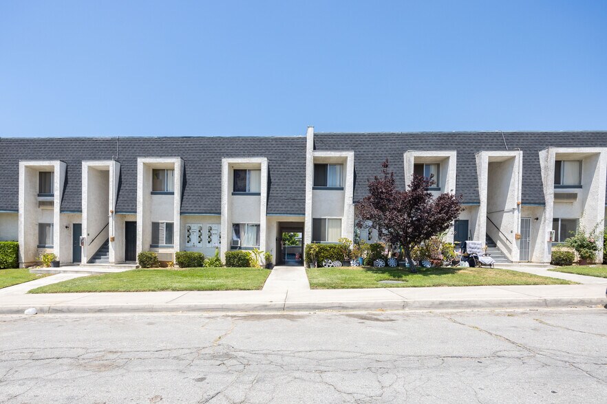 More Photos Of 236 E 48th St, San Bernardino Apartments For Sale