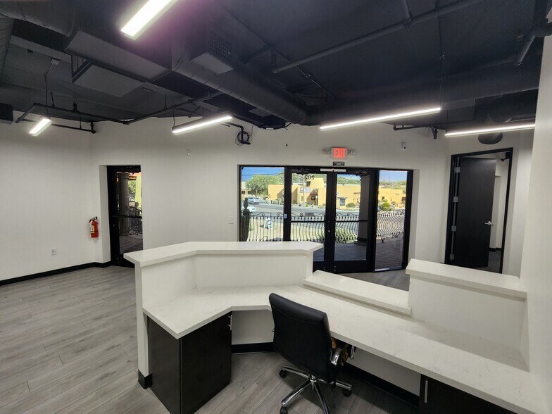 More Photos Of 6450 E Cave Creek Rd, Cave Creek Storefront Retail Office For Lease