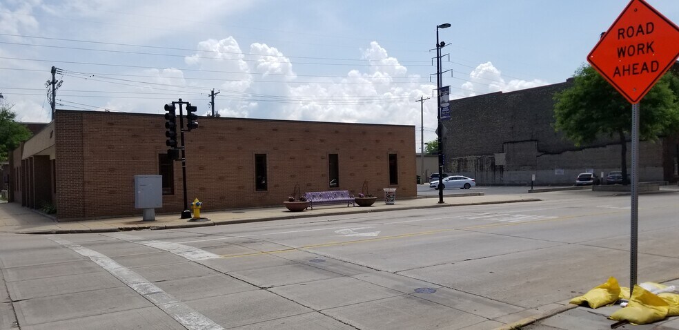 More Photos Of 317 W Walnut St, Green Bay Office For Lease