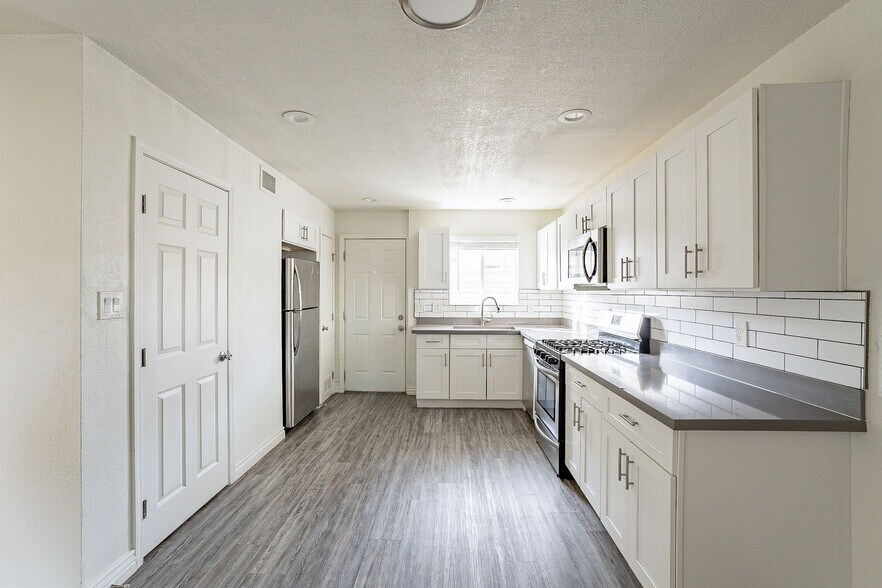 More Photos Of 6725 E Earll Dr, Scottsdale Apartments For Sale