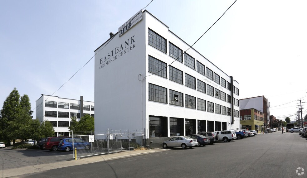 More Photos Of 1001 SE Water Ave, Portland Loft Creative Space For Lease