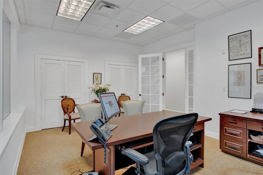 More Photos Of 6200 Metrowest Blvd, Orlando Office For Sale