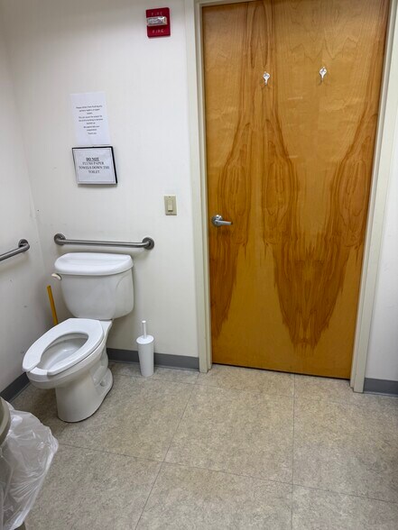 More Photos Of 250 Patchogue Yaphank Rd, East Patchogue Medical For Sale