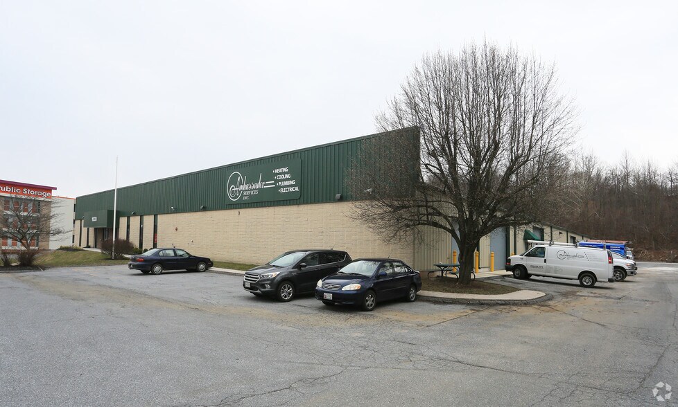 More Photos Of 10330 S Dolfield Rd, Owings Mills Warehouse For Lease