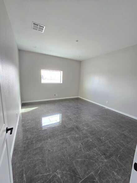 More Photos Of 14372 Rudi Kuefner, Horizon City Truck Terminal For Lease