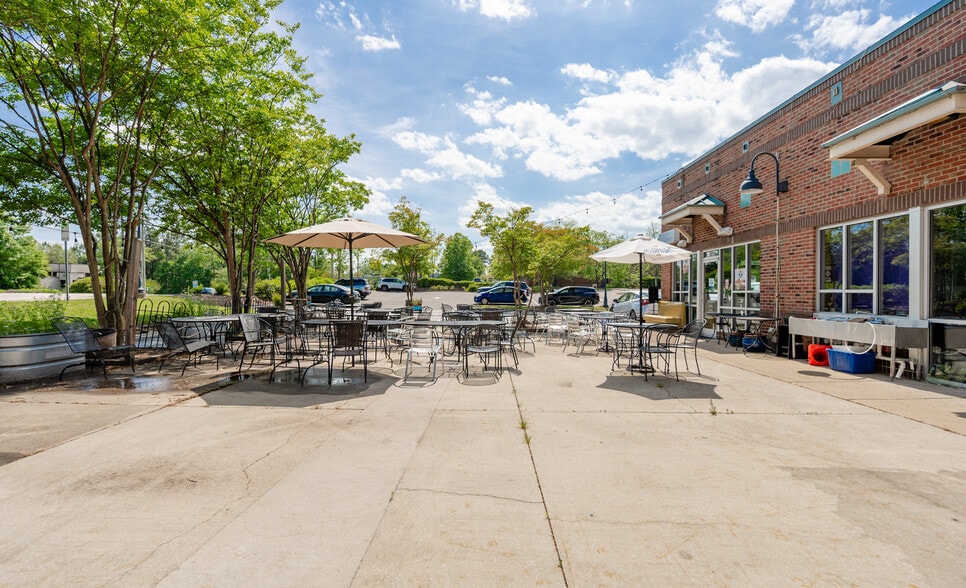 More Photos Of 4810 Hope Valley Rd, Durham Storefront For Sale