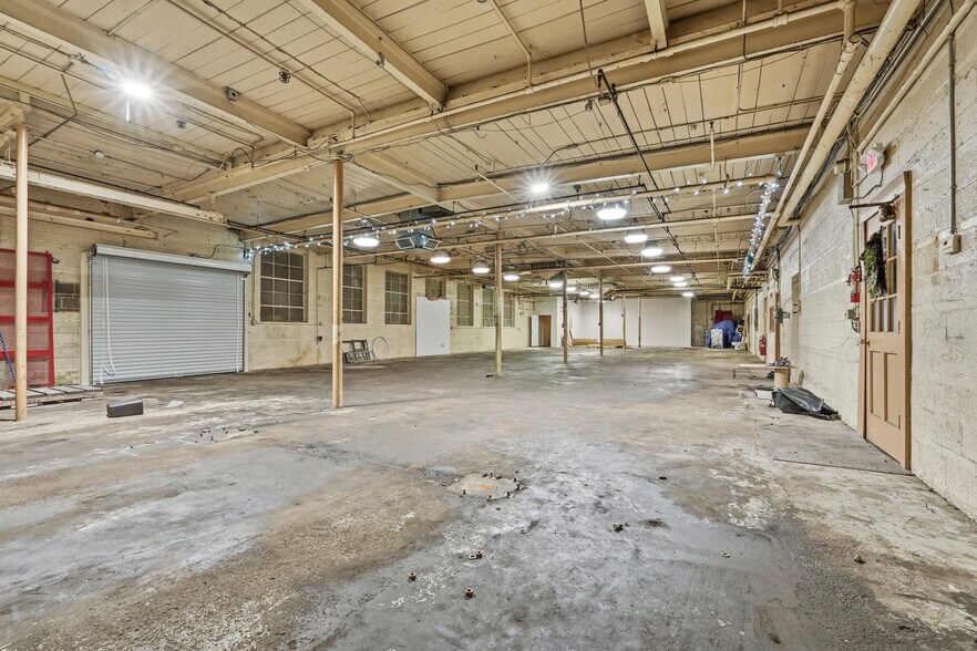 More Photos Of 680 Meadow St, Chicopee Manufacturing For Lease