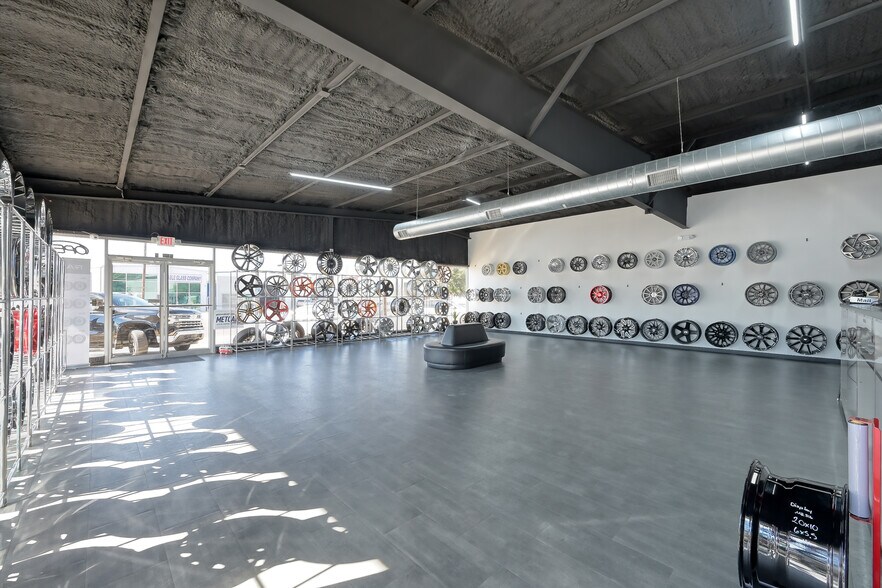 More Photos Of 202 N Frazier St, Conroe Freestanding For Sale