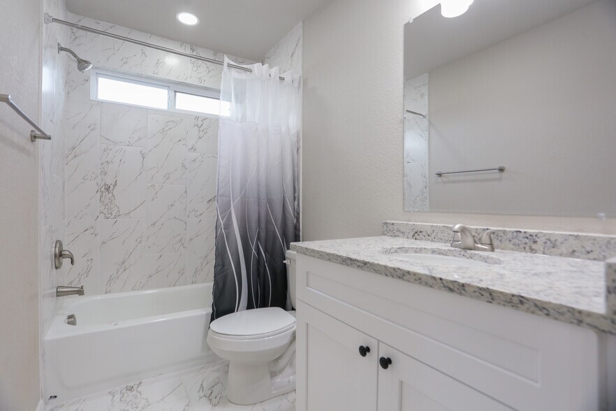 More Photos Of 7210 John Palmer Dr, San Antonio Apartments For Sale