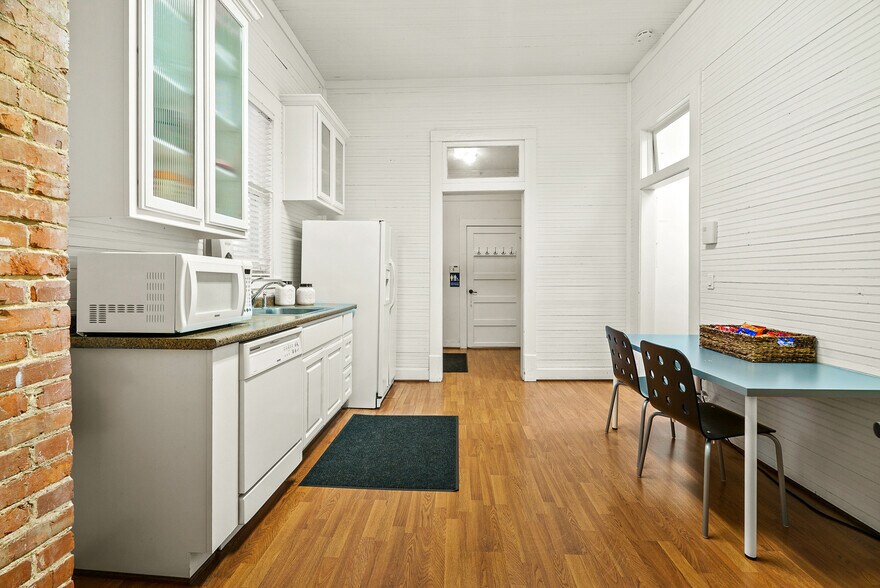 More Photos Of 800 Jackson St, Richmond Office Residential For Sale